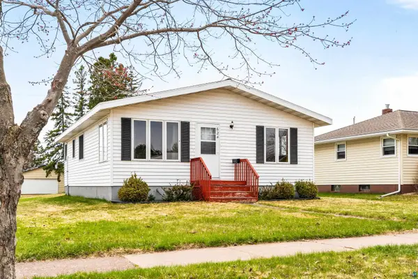 624 13th Ave, Two Harbors, MN 55616