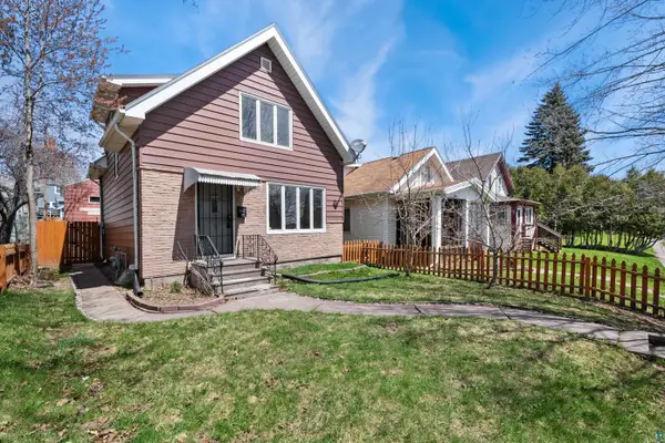 3067 Restormel St, Duluth, MN 55807