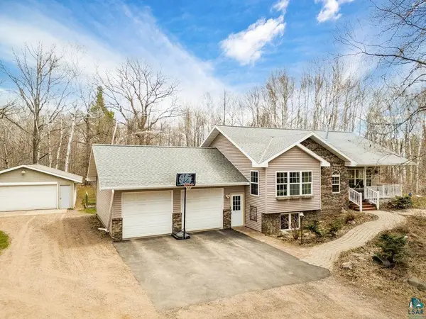 2530 Bear Valley Dr, Carlton, MN 55718