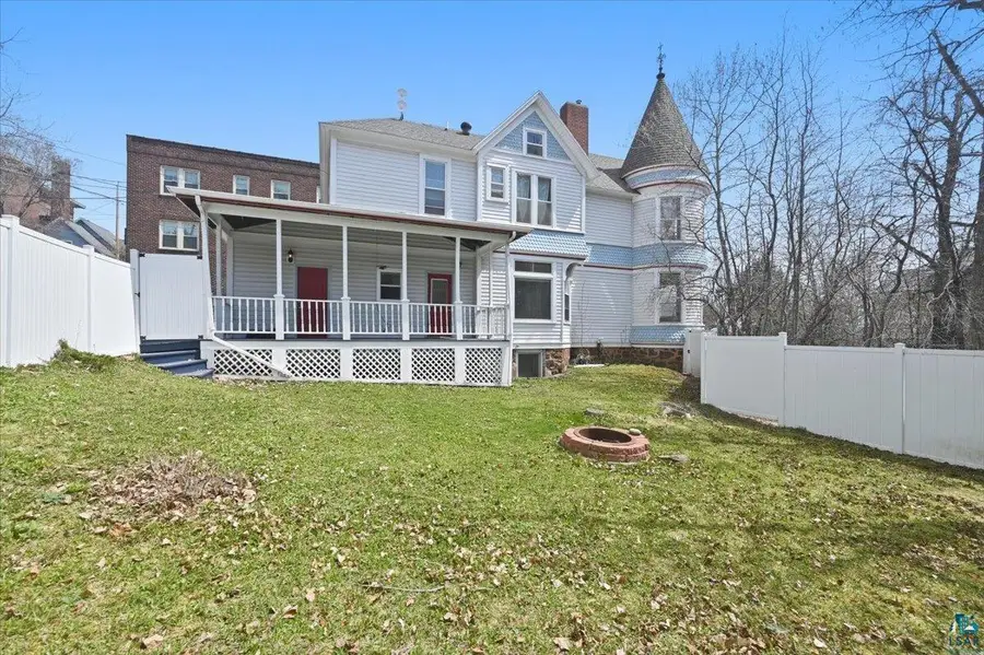 1727 E Superior St, Duluth, MN 55804 - #2