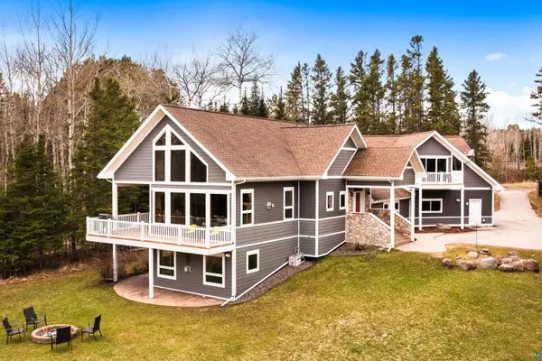 878 Old North Shore Rd, Two Harbors, MN 55616
