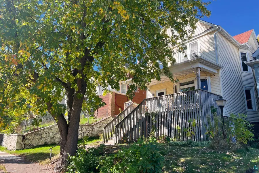 2117 W 4th St, Duluth, MN 55806 - #2