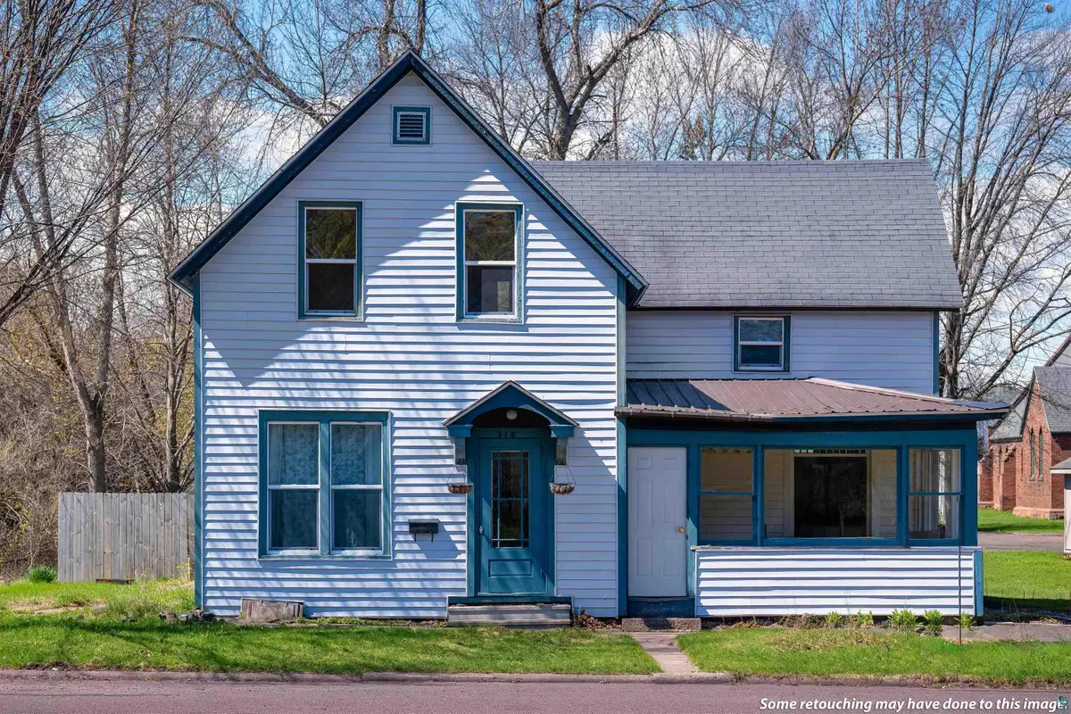 315 6th Ave W, Ashland, WI 54806 - #1