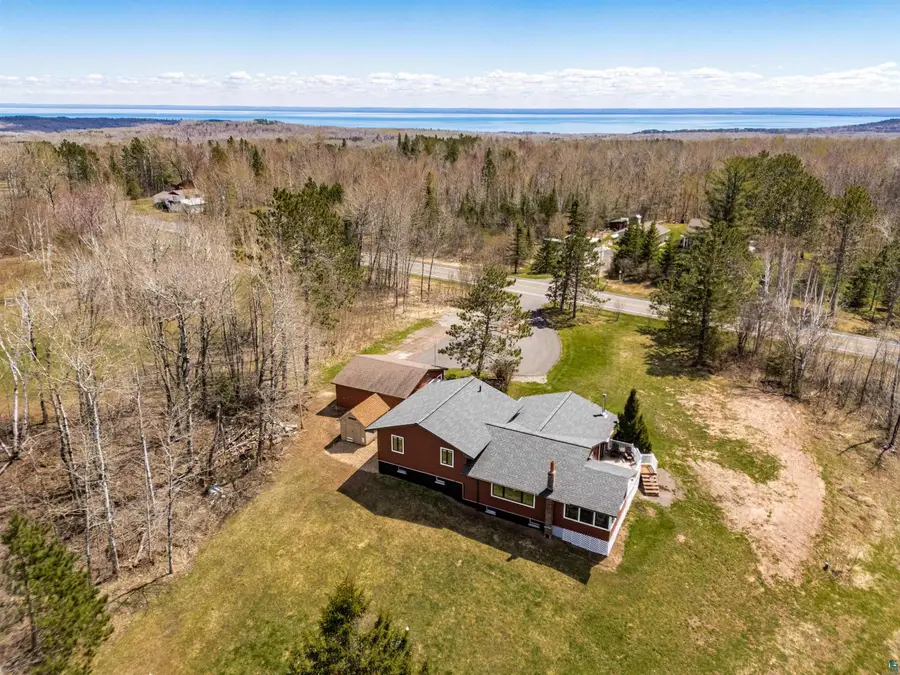 3325 Strand Rd, Duluth, MN 55804 - #3