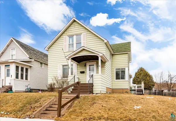 819 6th Ave, Two Harbors, MN 55616