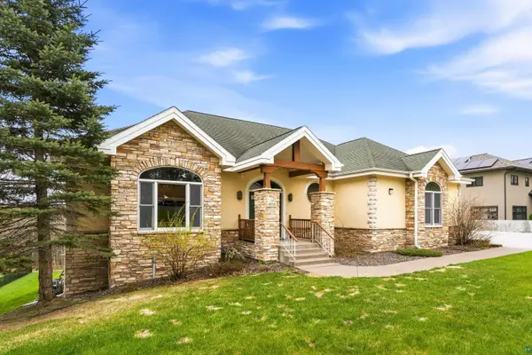 416 Hastings Dr, Duluth, MN 55803
