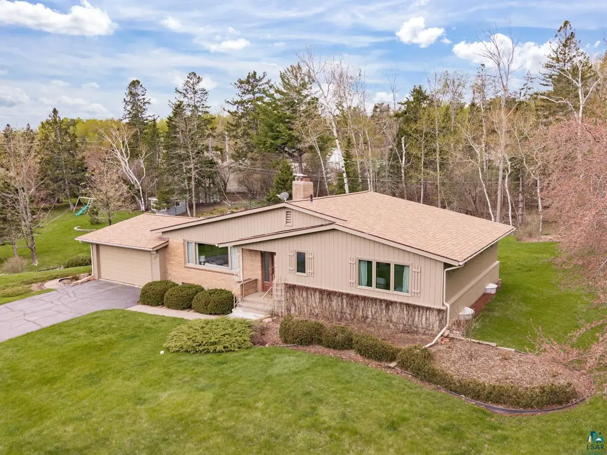 529 Valley Dr, Duluth, MN 55804 - #1