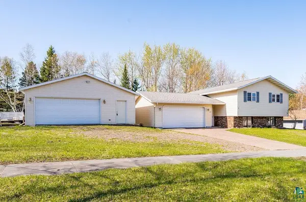 22 Marks Dr, Silver Bay, MN 55614