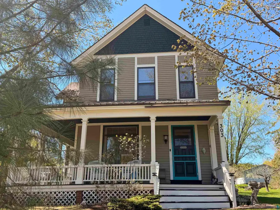 303 E 5th St, Washburn, WI 54891 - #2
