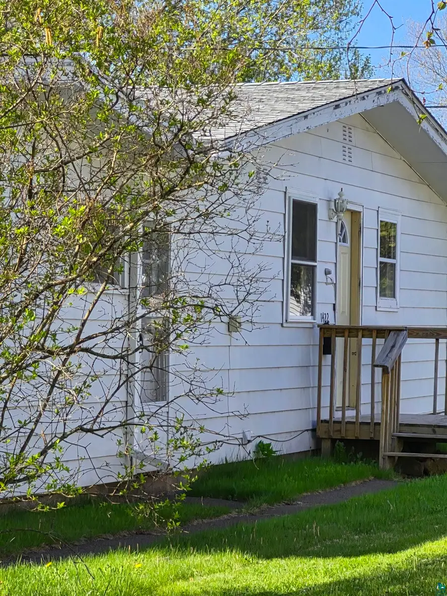 1424 E 6th St, Superior, MN 54880 - #3