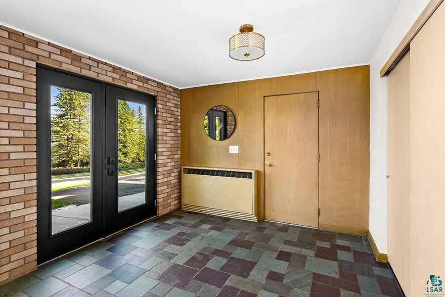 3801 Rockview Ct, Duluth, MN 55804 - #3