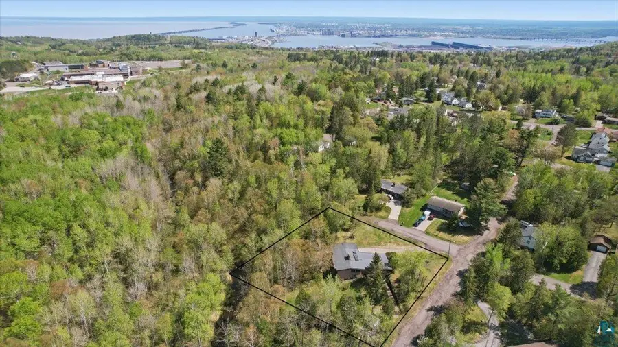 2141 Leonard St, Duluth, MN 55811 - #2