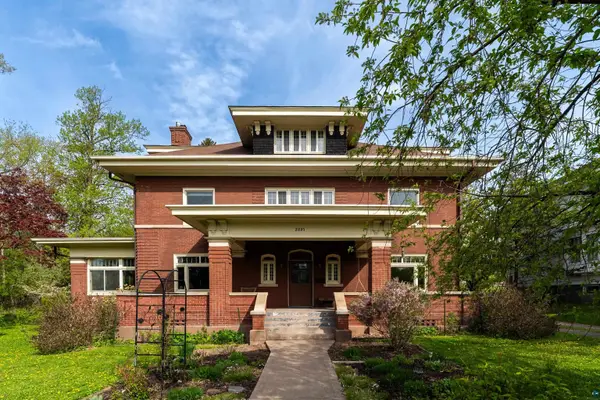 2221 E 4th St, Duluth, MN 55812
