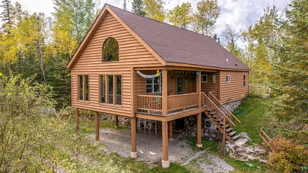 1247 Wolf Den Dr, Ely, MN 55731