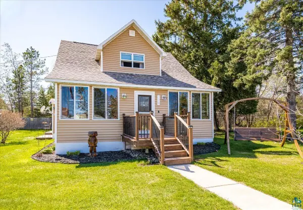 729 19th St, Two Harbors, MN 55616