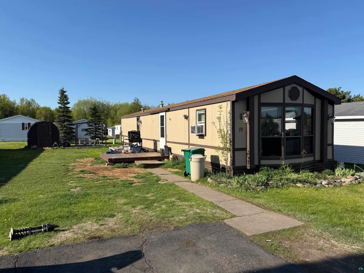 19 Magnolia Dr, Duluth, MN 55810 - #1