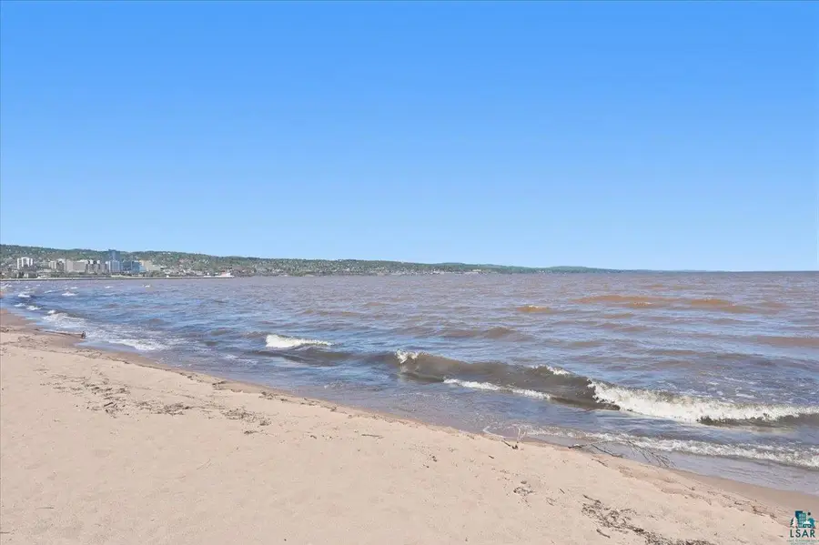 1301 S Lake Ave, Duluth, MN 55802 - #2