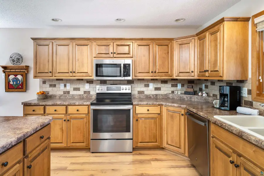 3935 Fountain Gate Dr, Duluth, MN 55811 - #3