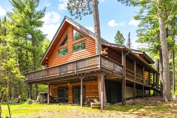 1967 Old North Shore Rd, Duluth, MN 55804