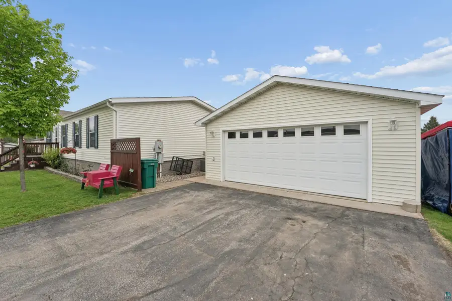 16 Magnolia Dr, Duluth, MN 55810 - #2