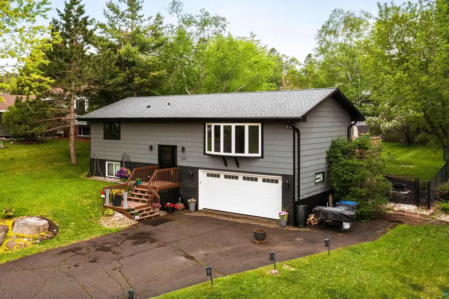 2401 W 23rd St, Duluth, MN 55811 - #2