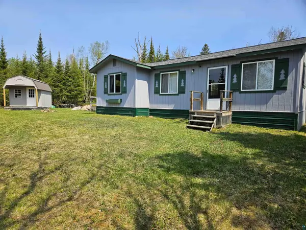 1268 Tom Lake Rd, Hovland, MN 55606