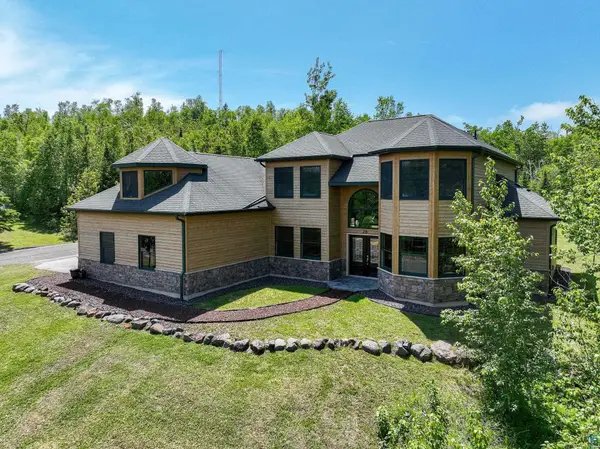 28 Quincy Dr, Silver Bay, MN 55614