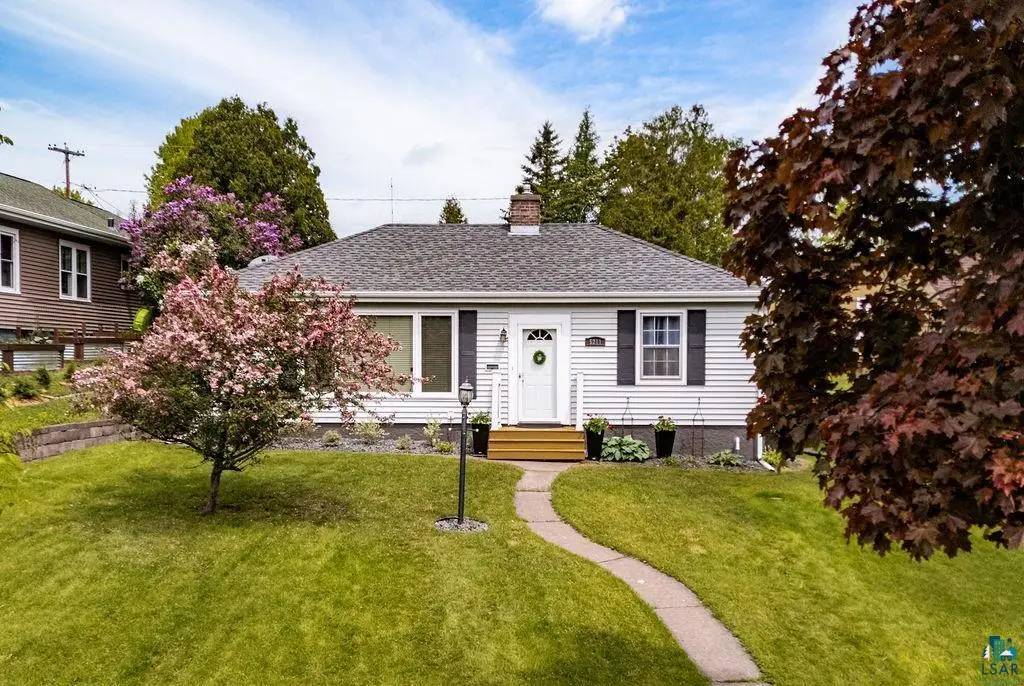 5211 Oneida St, Duluth, MN 55804 - #1