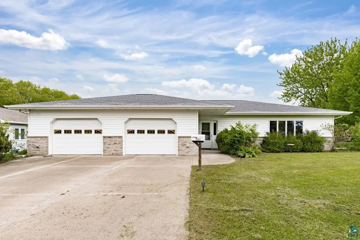3007 E 7th St, Superior, WI 54880 - #1