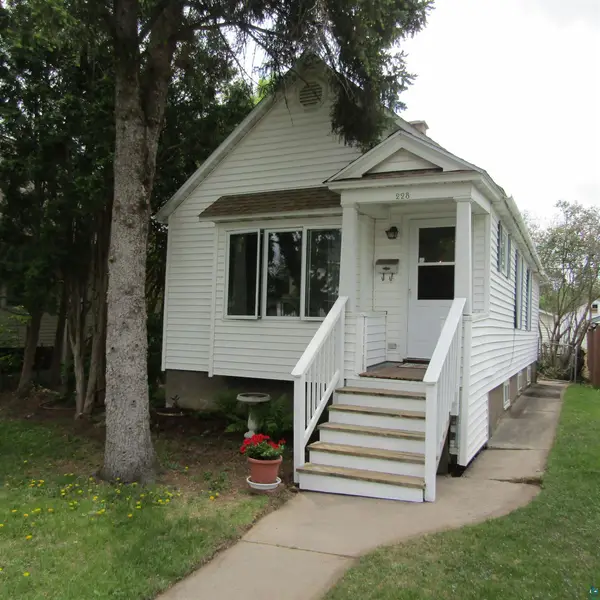 228 E White St, Ely, MN 55731