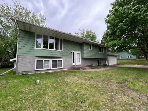 56 Nelson Dr, Silver Bay, MN 55614