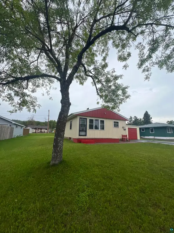 84 Edison Blvd, Silver Bay, MN 55614