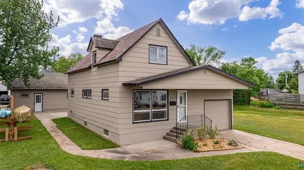 214 W Chapman St, Ely, MN 55731