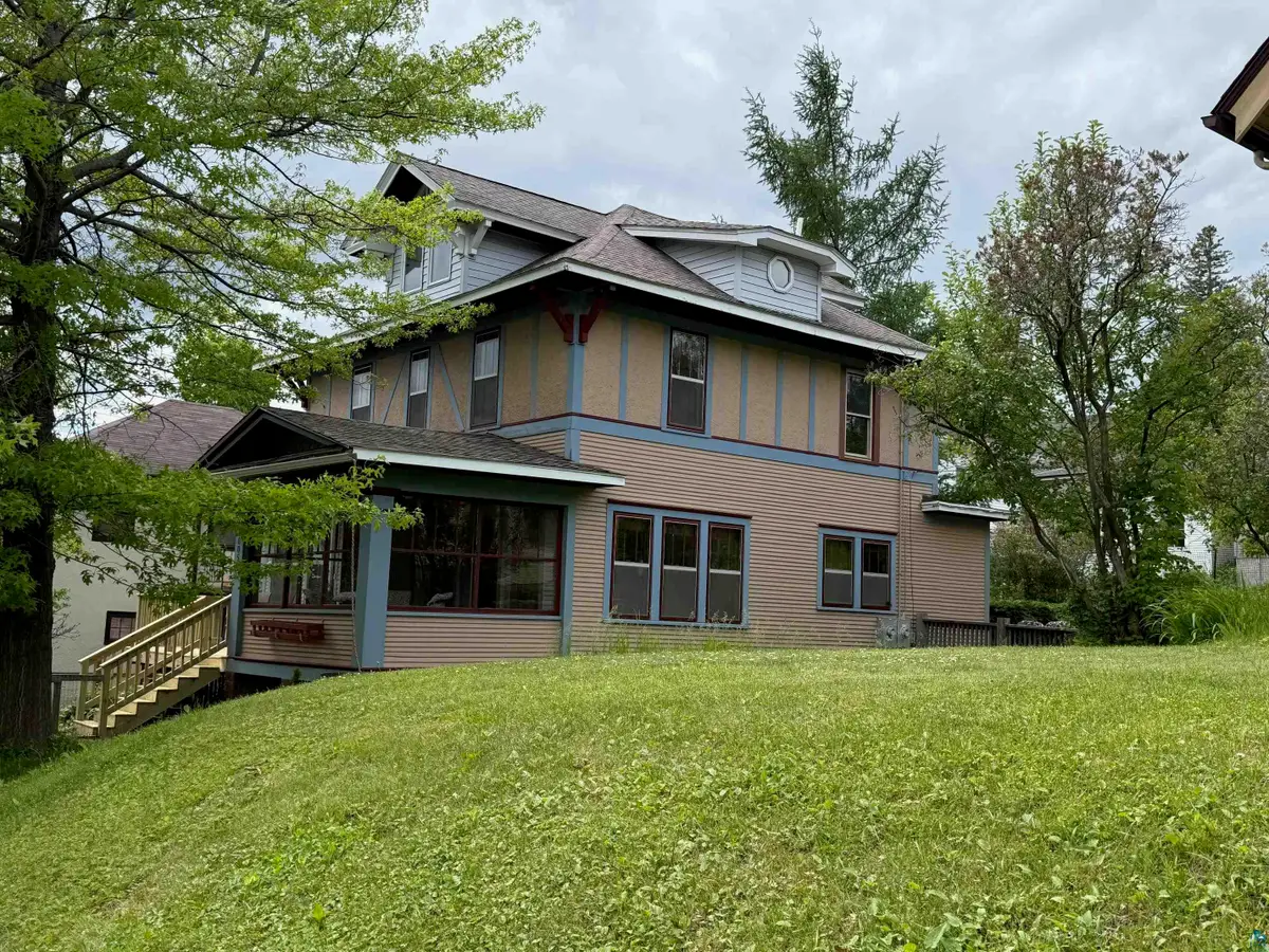 1605 E 7th St, Duluth, MN 55812 - #1