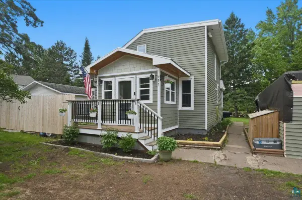 995 Pinewood Dr, Cloquet, MN 55720