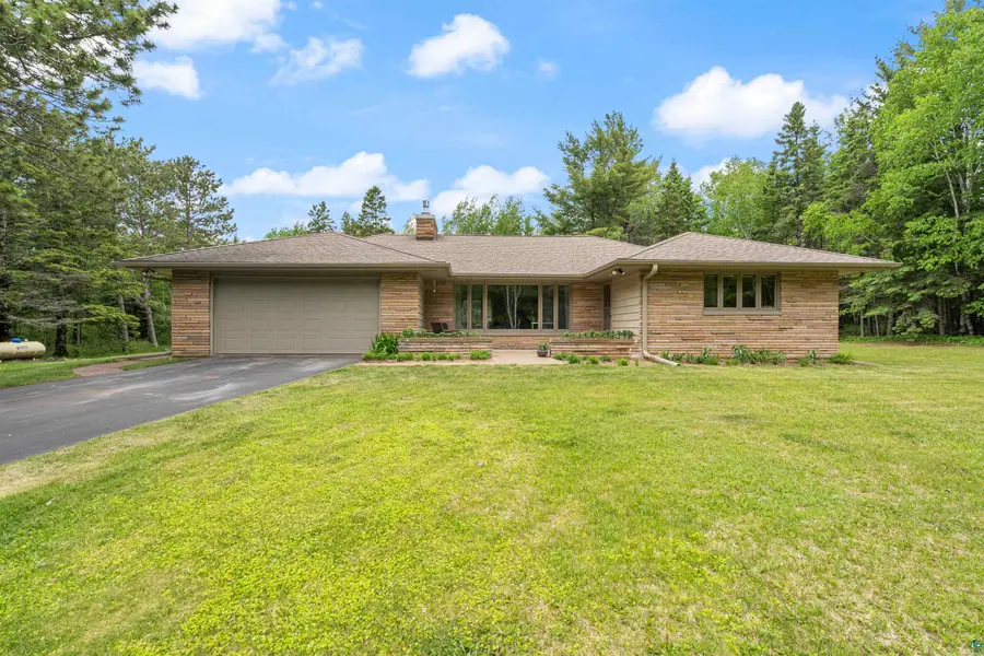 297 E 2nd St, Knife River, MN 55609 - #2