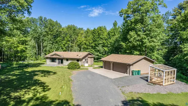 8494 S Oliphant Rd, South Range, WI 54874