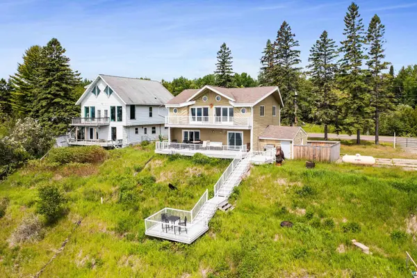 5404 & 5410 North Shore Dr, Duluth, MN 55404
