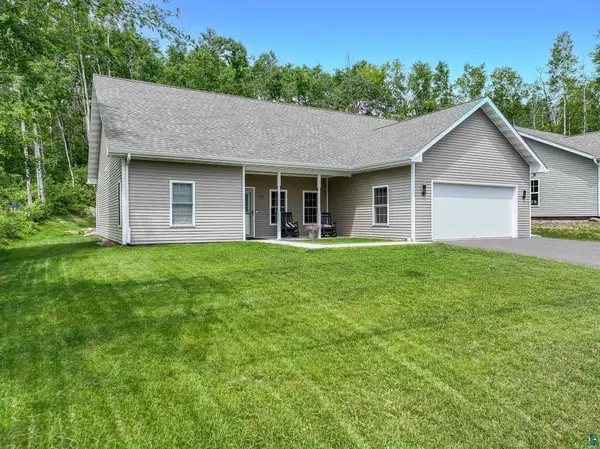 915 N Basswood Ave, Duluth, MN 55811