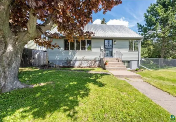5025 Tioga St, Duluth, MN 55804