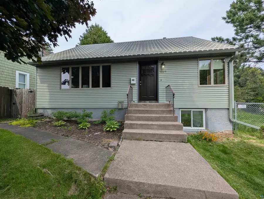 5025 Tioga St, Duluth, MN 55804 - #2
