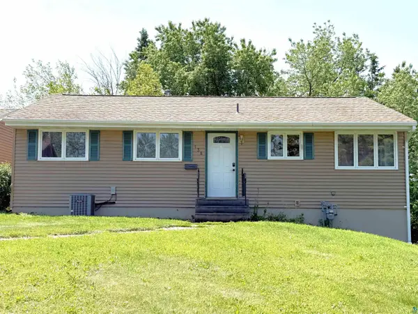 138 Artavia St, Duluth, MN 55811