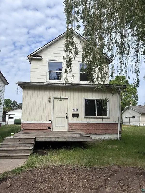 3921 5th Ave E, Hibbing, MN 55746