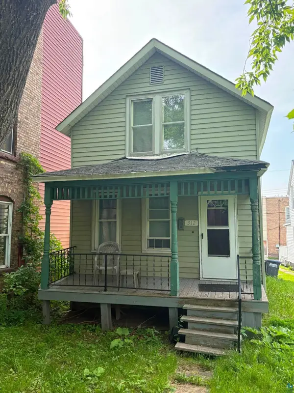 312 E 6th St, Duluth, MN 55805