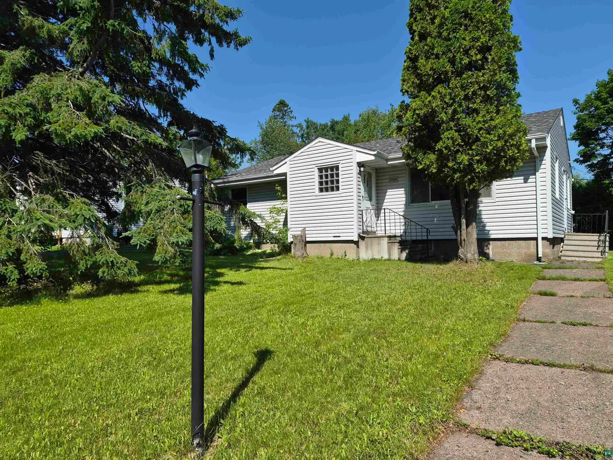 2109 W 22nd St, Duluth, MN 55811 - #1