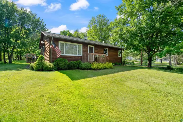 1661 Lavaque Rd, Proctor, MN 55810