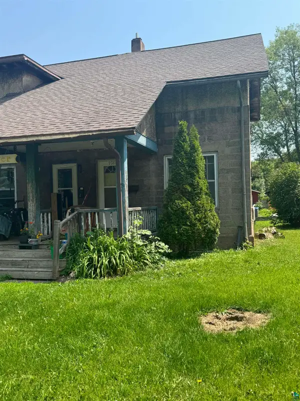 978 87th Ave W, Duluth, MN 55808