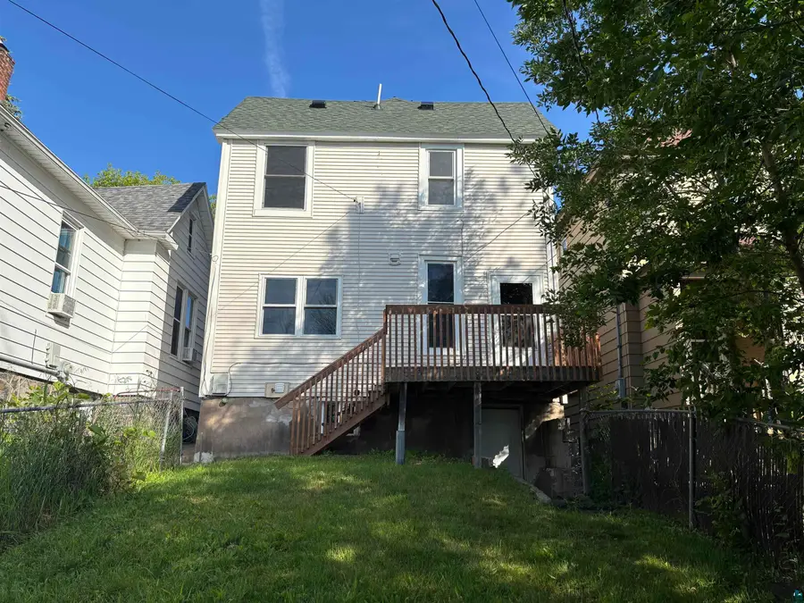 826 E 6th St, Duluth, MN 55805 - #2