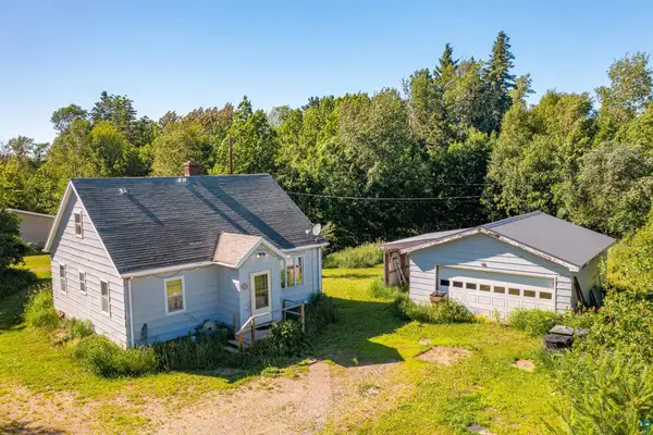 24 N Pioneer Rd, Ely, MN 55731