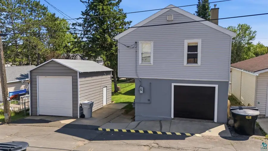 216 1st St Sw, Chisholm, MN 55719 - #2